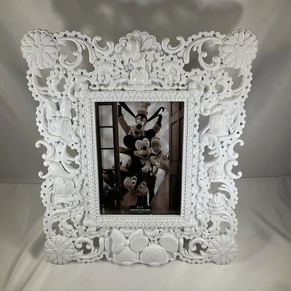 Disney Parks Mickey & Friends Sculptured Large White Photo Frame 5x7